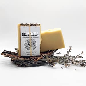 Savon saponifié à froid à la lavande et l'huile de prune - peaux sèches et matures